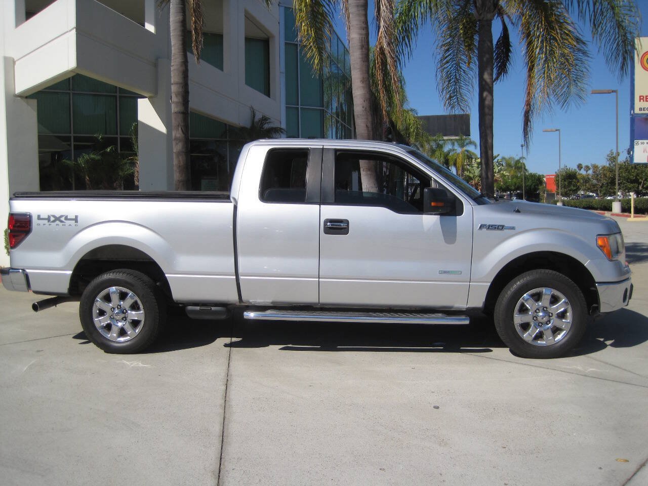 Used 2013 Ford F150 XLT w/ Luxury Equipment Group AWD/4WD image 12