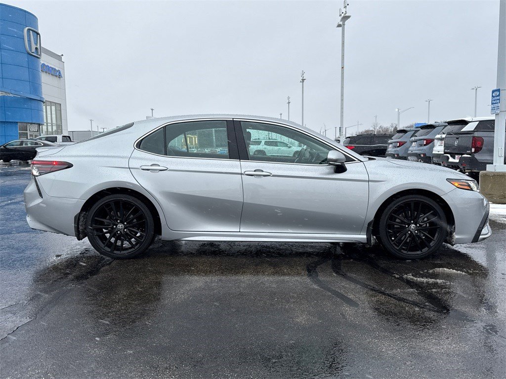 Used 2022 Toyota Camry XSE image 10