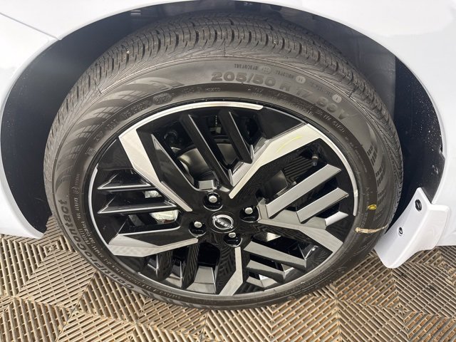 New 2025 Nissan Versa SR w/ Trunk Package image 26