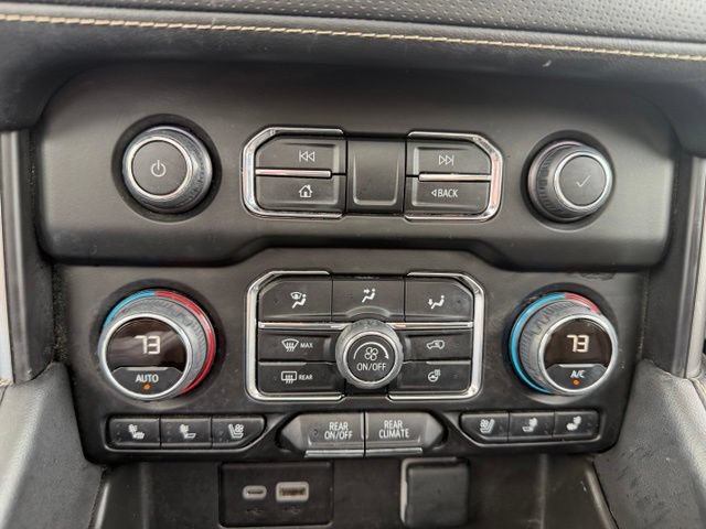 Used 2023 Chevrolet Tahoe Premier w/ Advanced Technology Package AWD/4WD image 29
