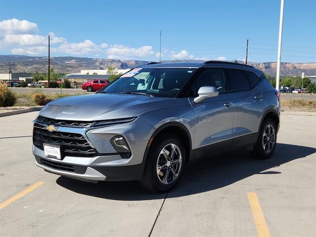 Used 2025 Chevrolet Blazer LT w/ Convenience Package AWD/4WD image 2