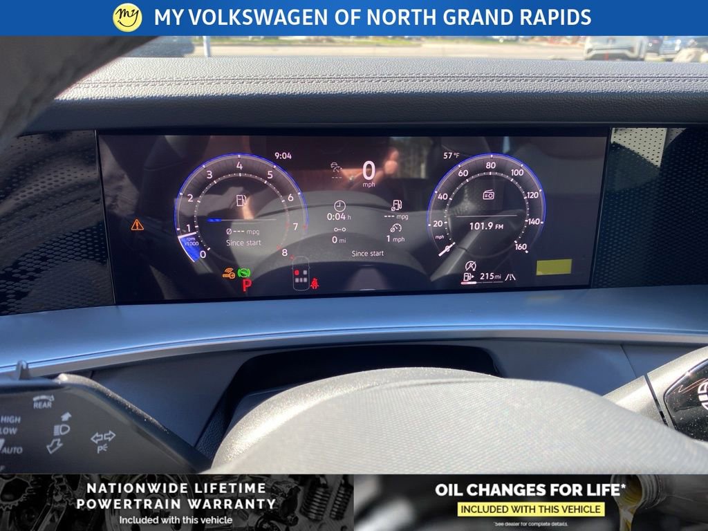 New 2026 Volkswagen Tiguan SE R-Line image 9