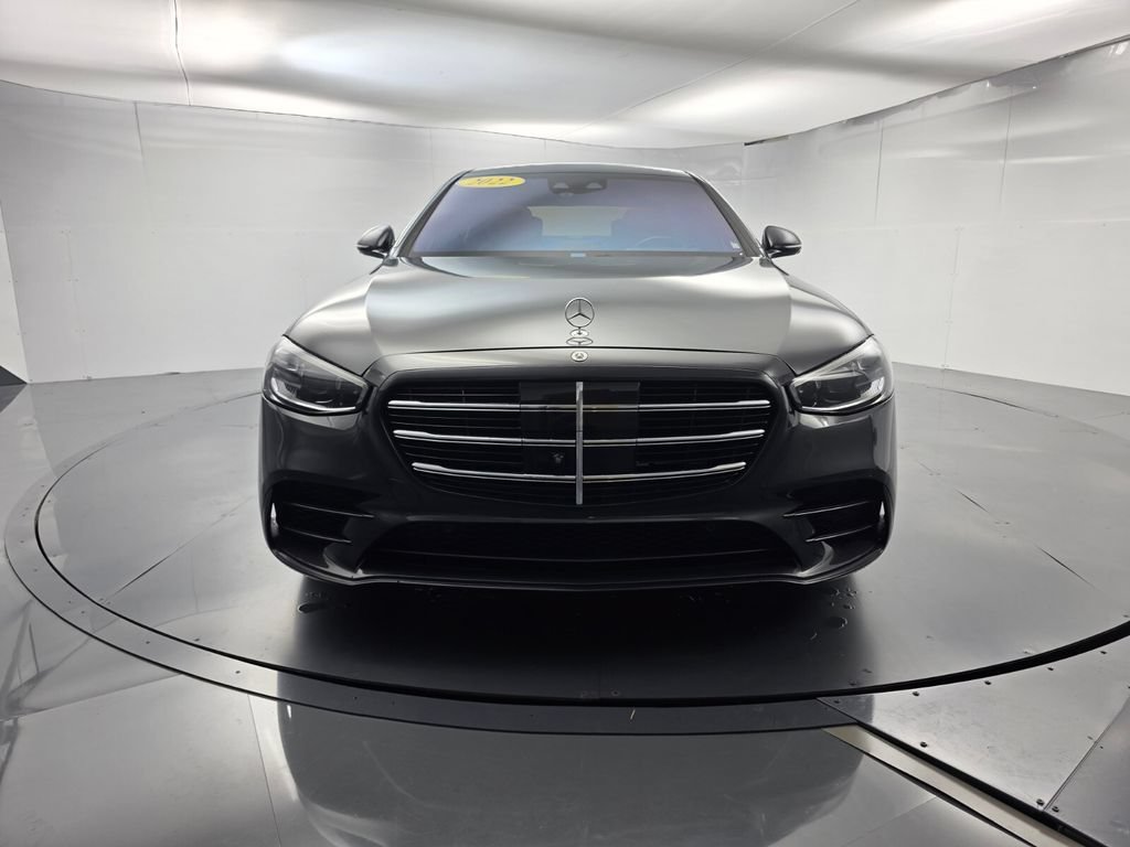 Used 2022 Mercedes-Benz S 580 4MATIC Sedan image 2