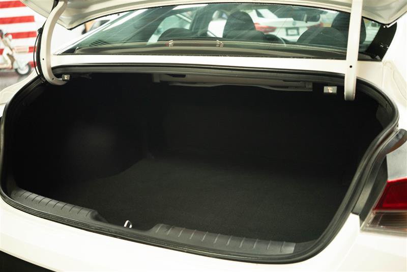 Used 2025 Hyundai Elantra SE FWD image 7