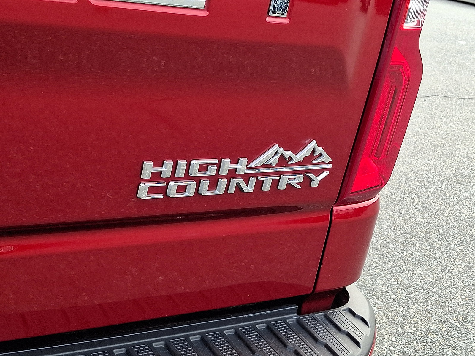 Used 2023 Chevrolet Silverado 1500 High Country w/ Technology Package image 30