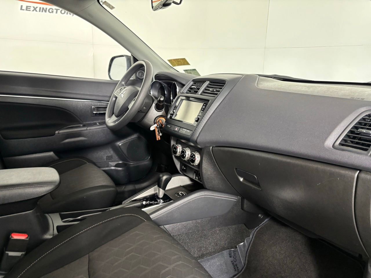 Used 2025 Mitsubishi Outlander Sport AWD image 27