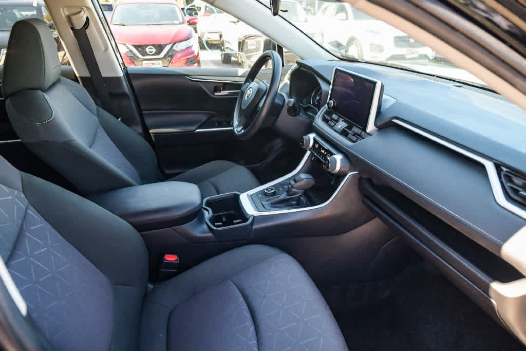 Certified 2023 Toyota RAV4 XLE AWD/4WD image 15