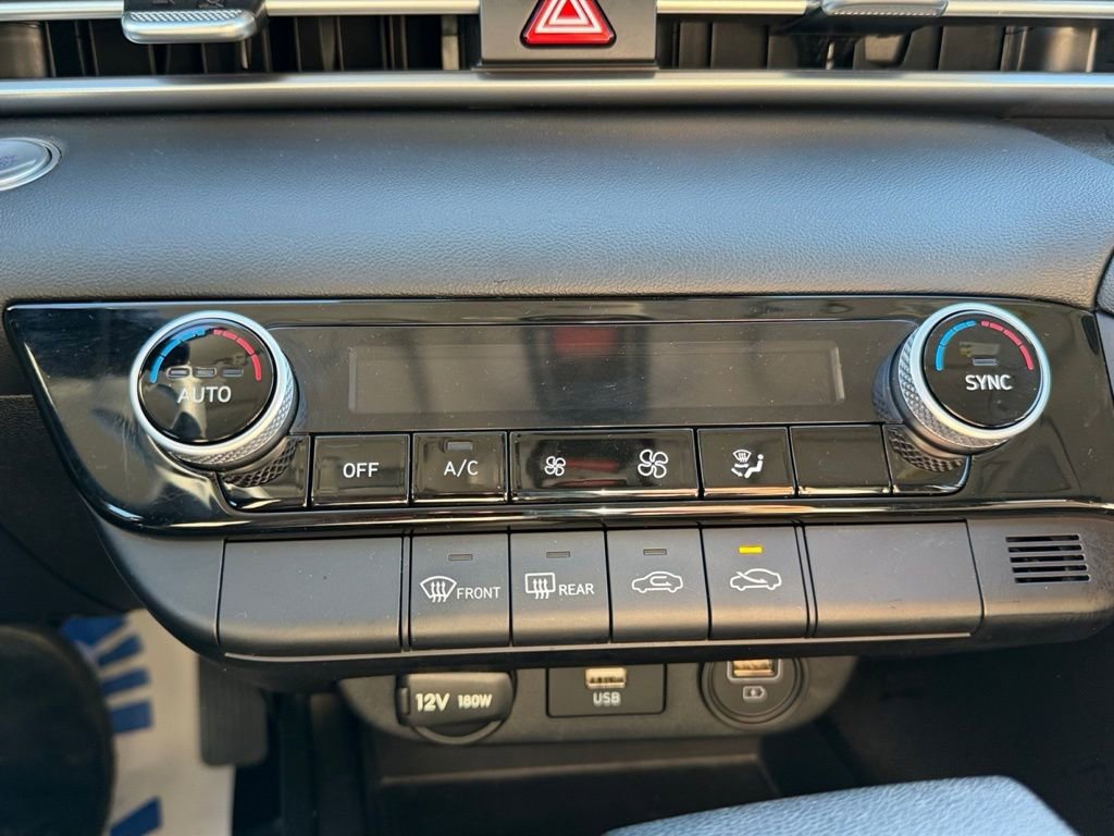 Used 2023 Hyundai Elantra SEL image 16