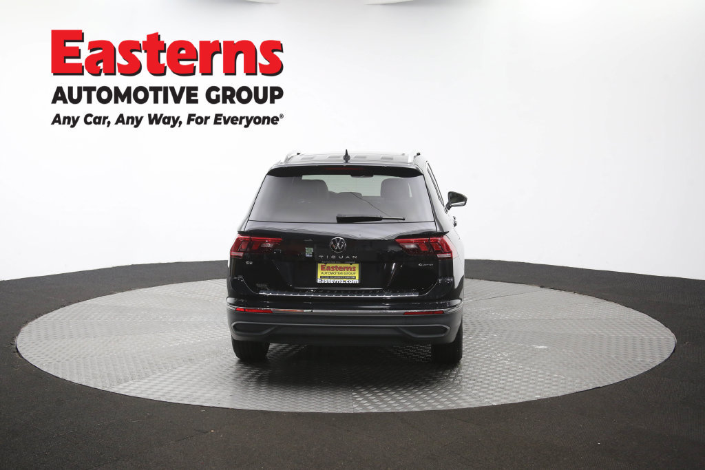 Used 2023 Volkswagen Tiguan SE AWD/4WD image 38