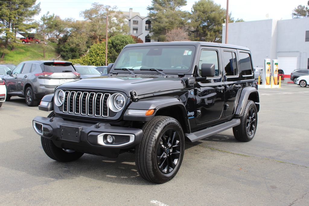 Used 2025 Jeep Wrangler Unlimited Sahara image 3