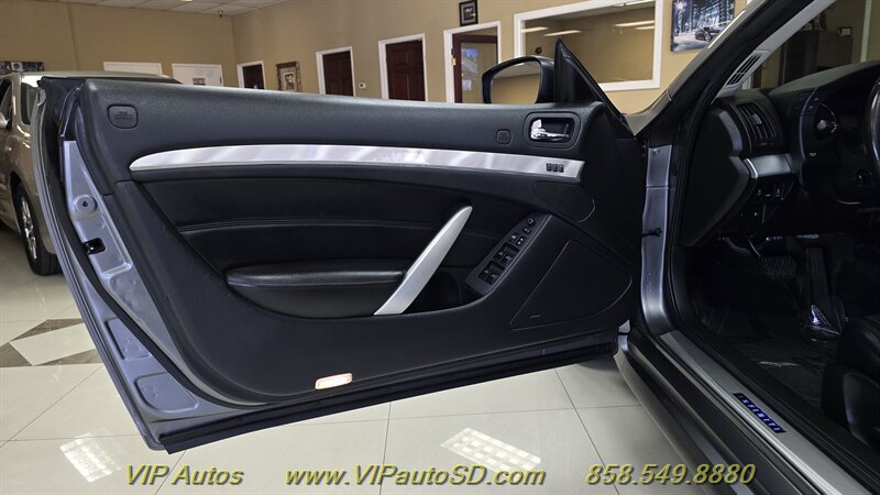 Used 2013 INFINITI G37 Convertible w/ Premium Pkg RWD image 19