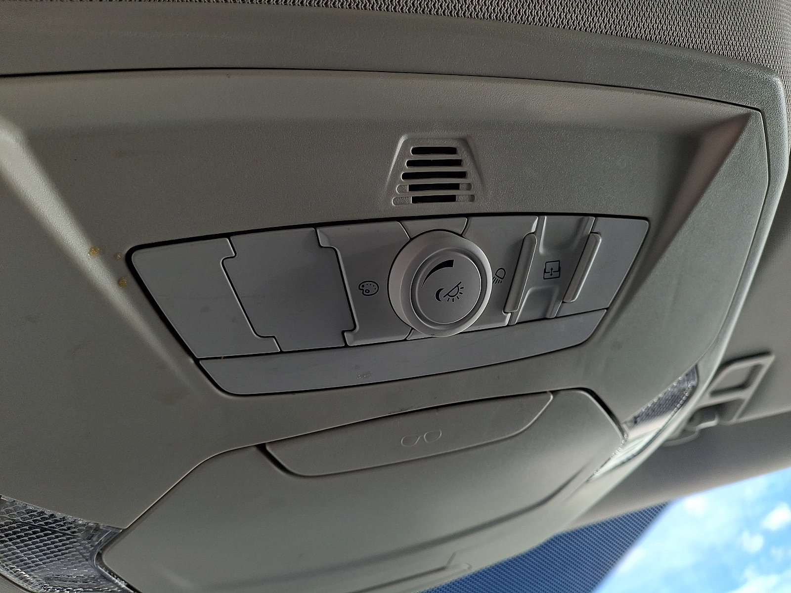 Used 2016 Ford Focus SE w/ Equipment Group 201A FWD image 28