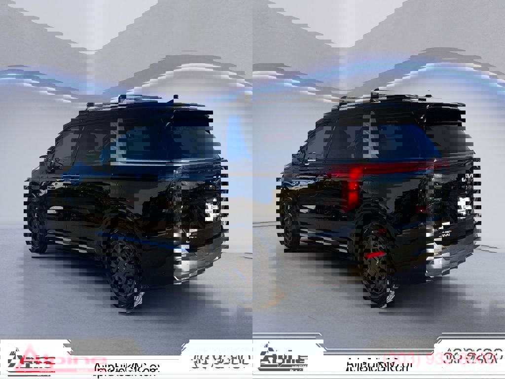 Used 2025 Kia Carnival SX image 3