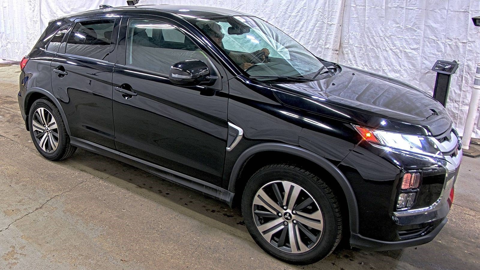 Used 2022 Mitsubishi Outlander Sport SE FWD image 2