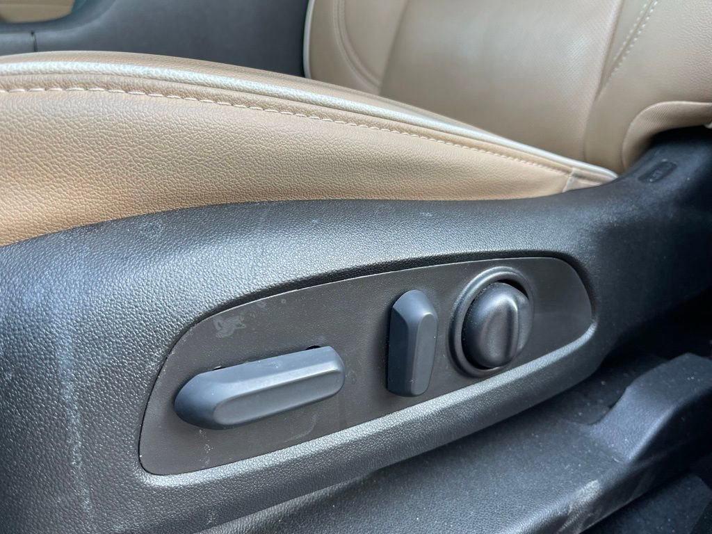 Used 2023 Chevrolet Traverse Premier image 17