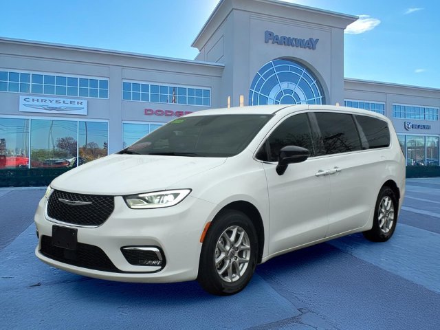 Certified 2025 Chrysler Pacifica Select