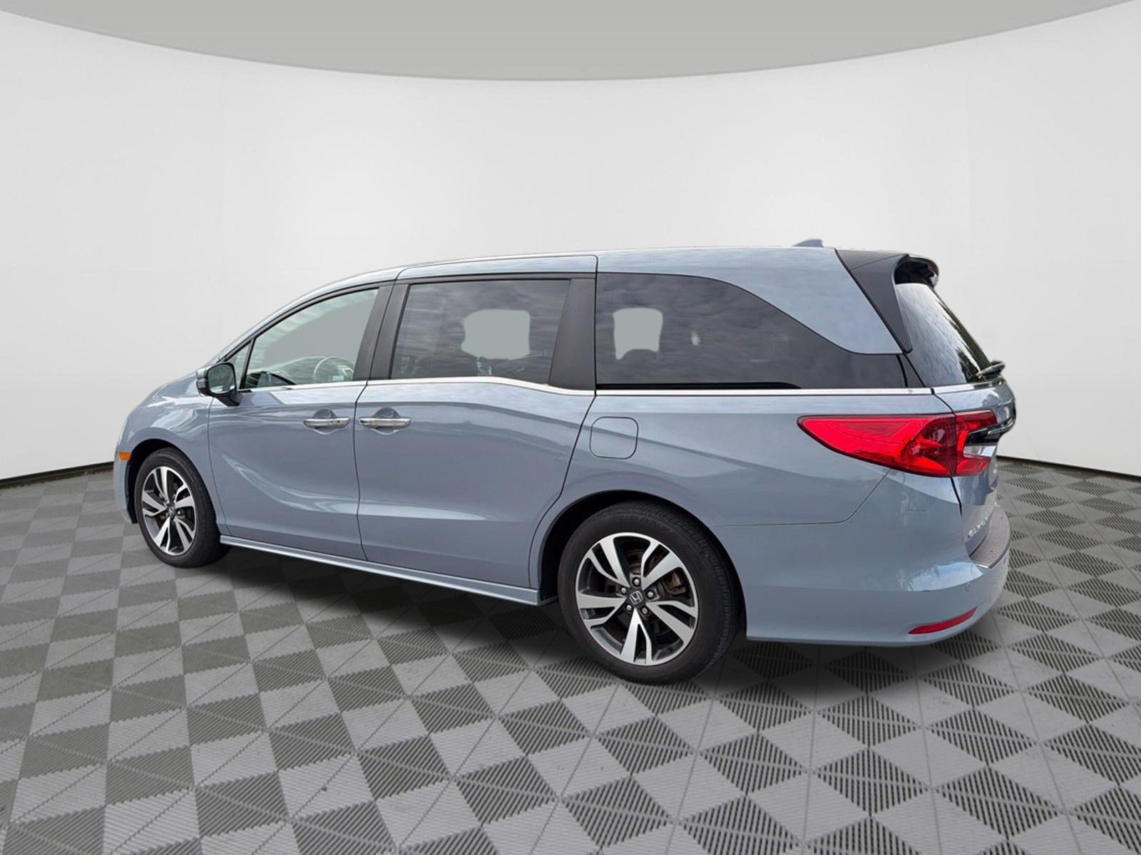 Used 2024 Honda Odyssey Touring image 5