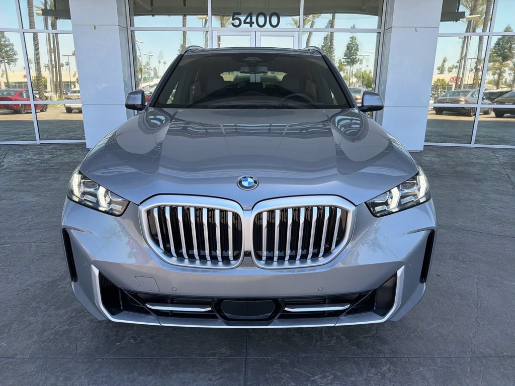 New 2026 BMW X5 xDrive40i w/ Premium Package AWD/4WD image 2