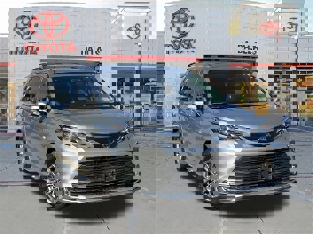 Used 2022 Toyota Sienna XLE