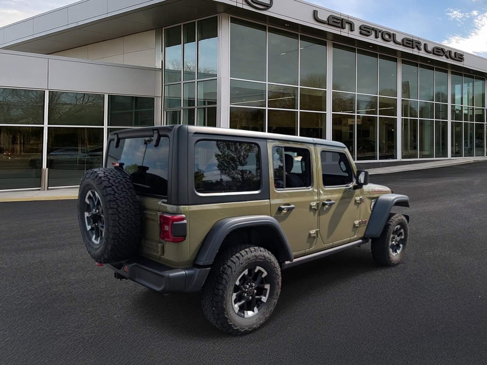 Used 2025 Jeep Wrangler Unlimited Rubicon AWD/4WD image 3