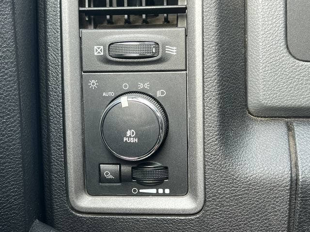 Used 2014 RAM 1500 Express AWD/4WD image 19