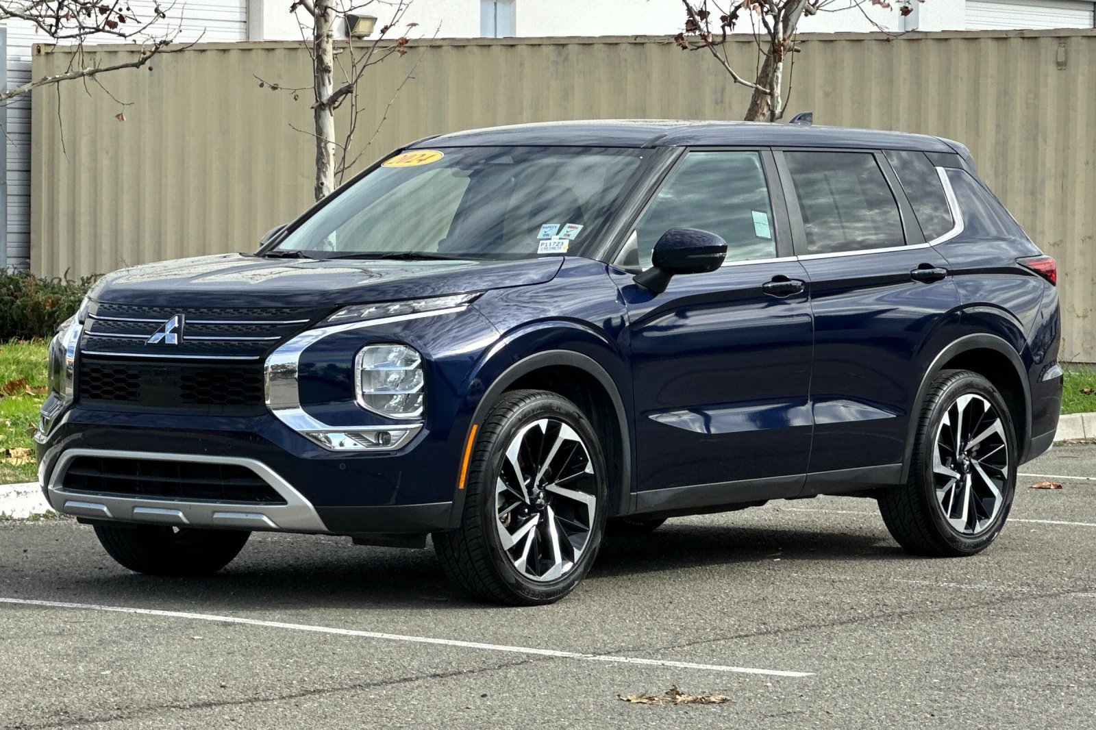 Used 2024 Mitsubishi Outlander SE image 8