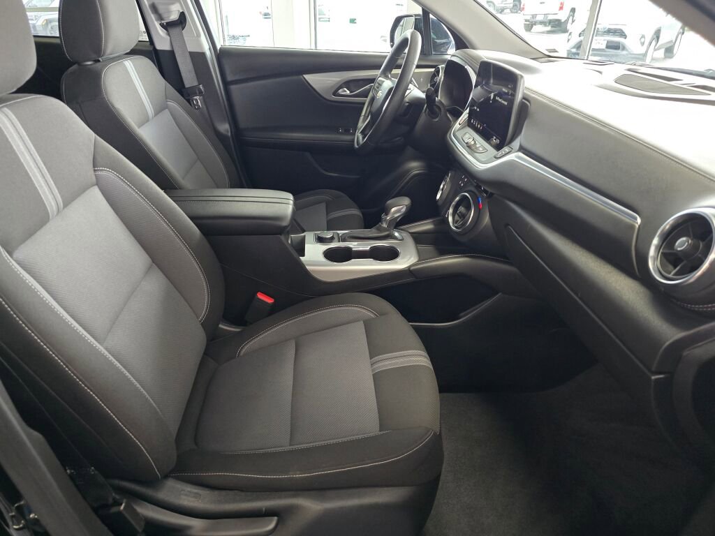 Used 2025 Chevrolet Blazer LT image 45