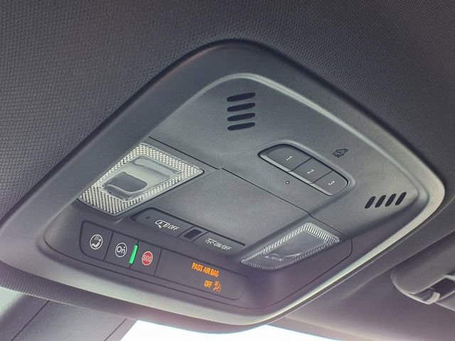 Certified 2023 Chevrolet Traverse LT FWD image 16