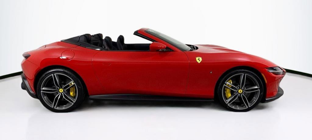 Used 2024 Ferrari Roma Spider image 4