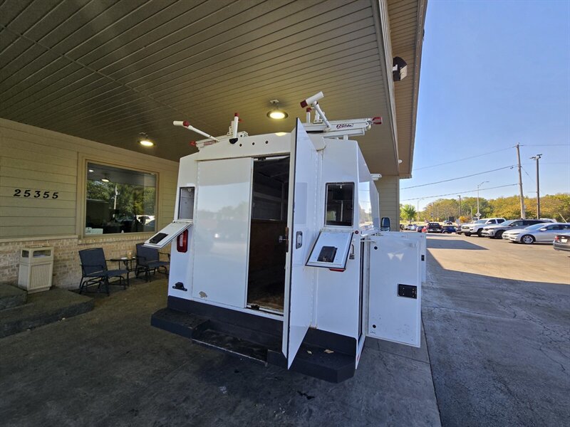 Used 2019 Chevrolet Express 3500 w/ Power Convenience Package RWD image 26