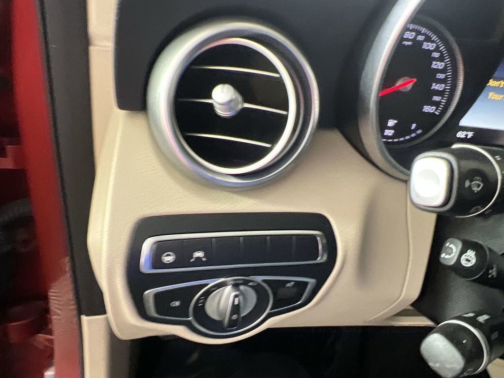 Used 2019 Mercedes-Benz GLC 300 4MATIC image 19