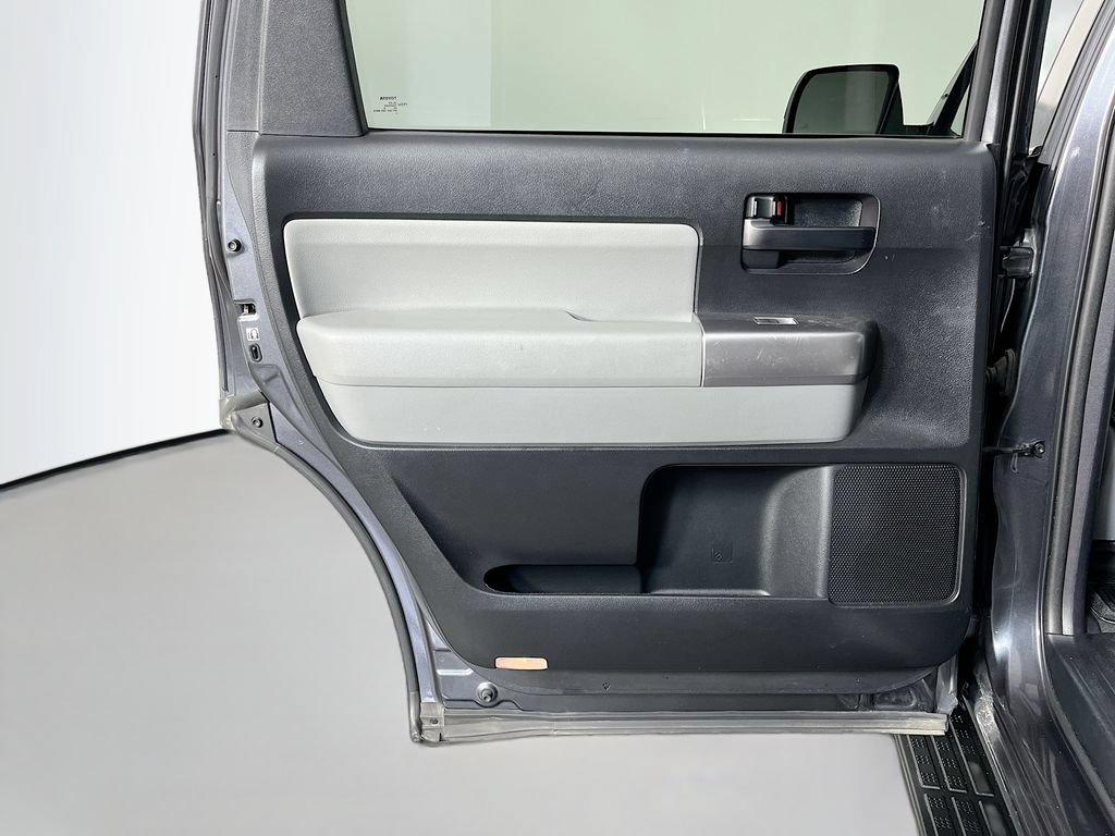 Used 2019 Toyota Sequoia SR5 AWD/4WD image 31