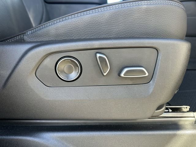 Used 2025 GMC Yukon XL Denali image 31