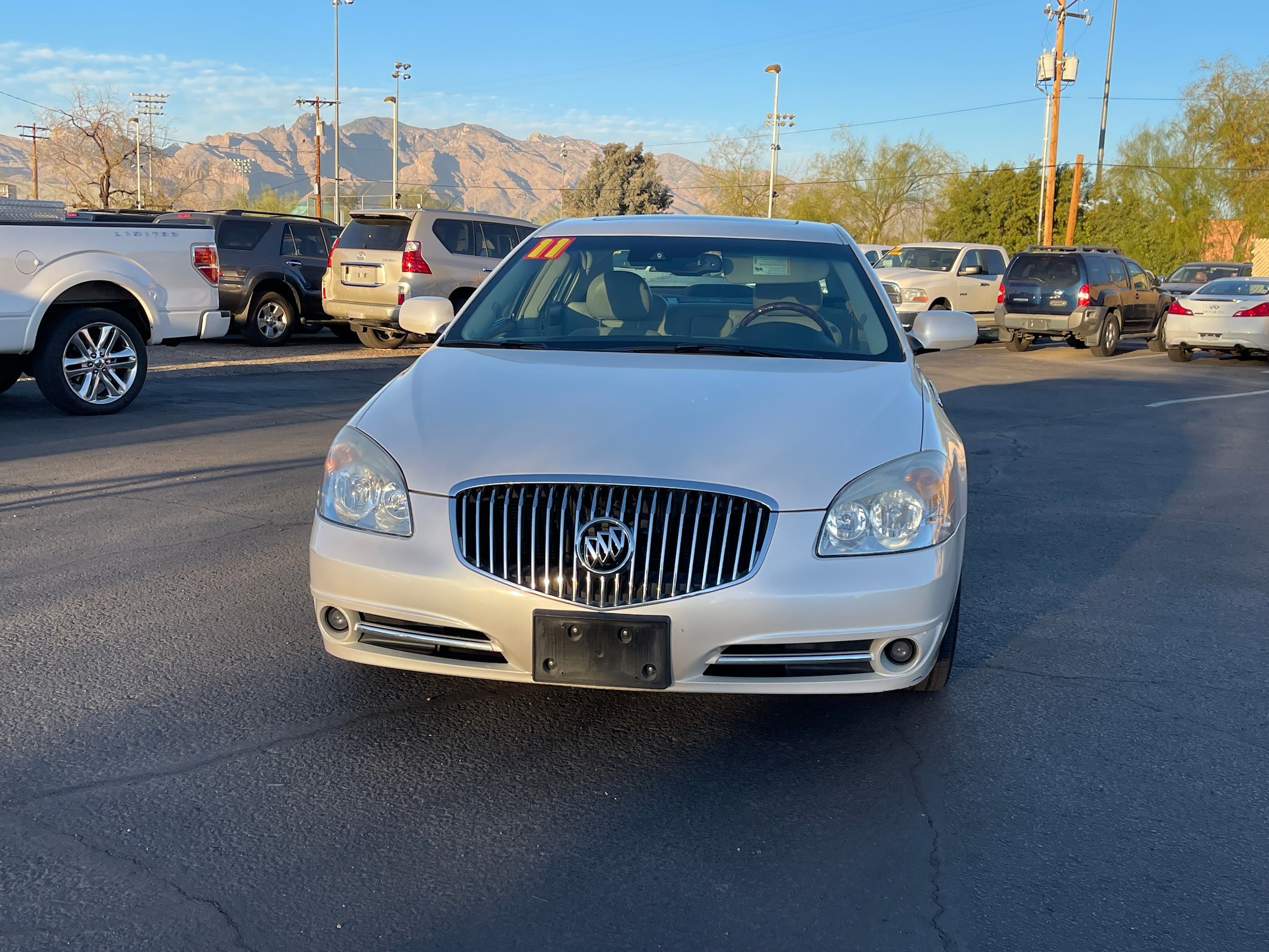 Used 2011 Buick Lucerne Super FWD image 8