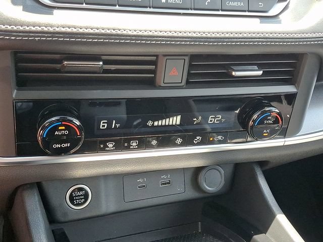 Used 2023 Nissan Rogue SV FWD image 16