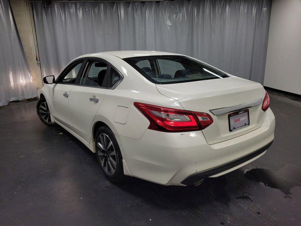 Used 2017 Nissan Altima 2.5 SV w/ Convenience Package FWD image 7