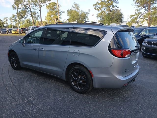Used 2019 Chrysler Pacifica Touring-L image 3