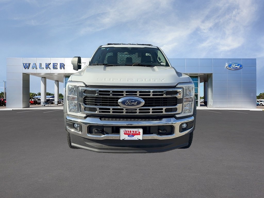 New 2026 Ford F550 4x4 Regular Cab Super Duty image 3