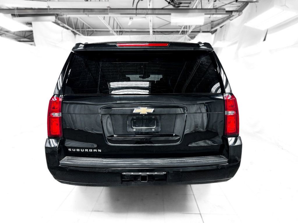 Used 2017 Chevrolet Suburban LT image 4