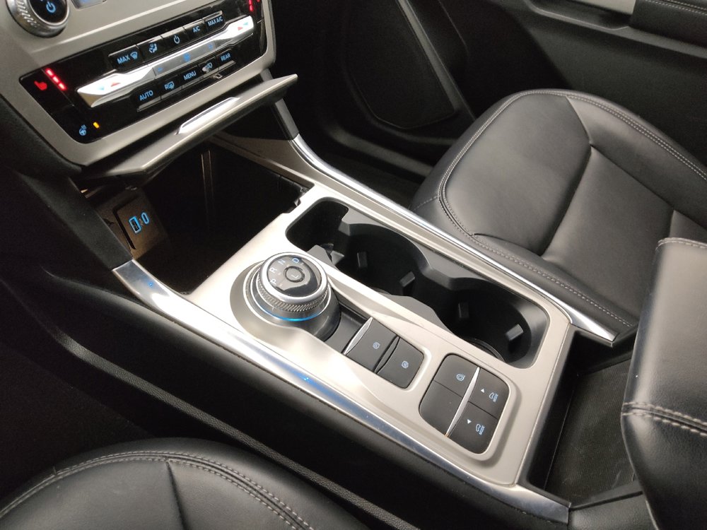 Used 2022 Ford Explorer XLT w/ Equipment Group 202A image 26