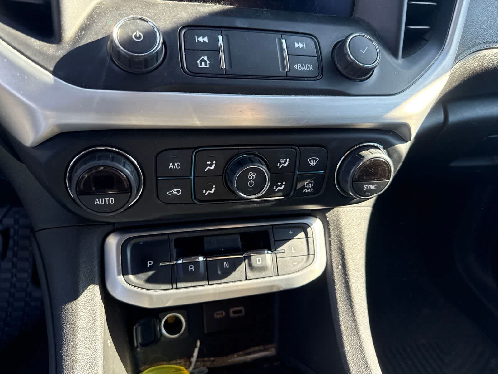 Used 2020 GMC Acadia SLT FWD image 24