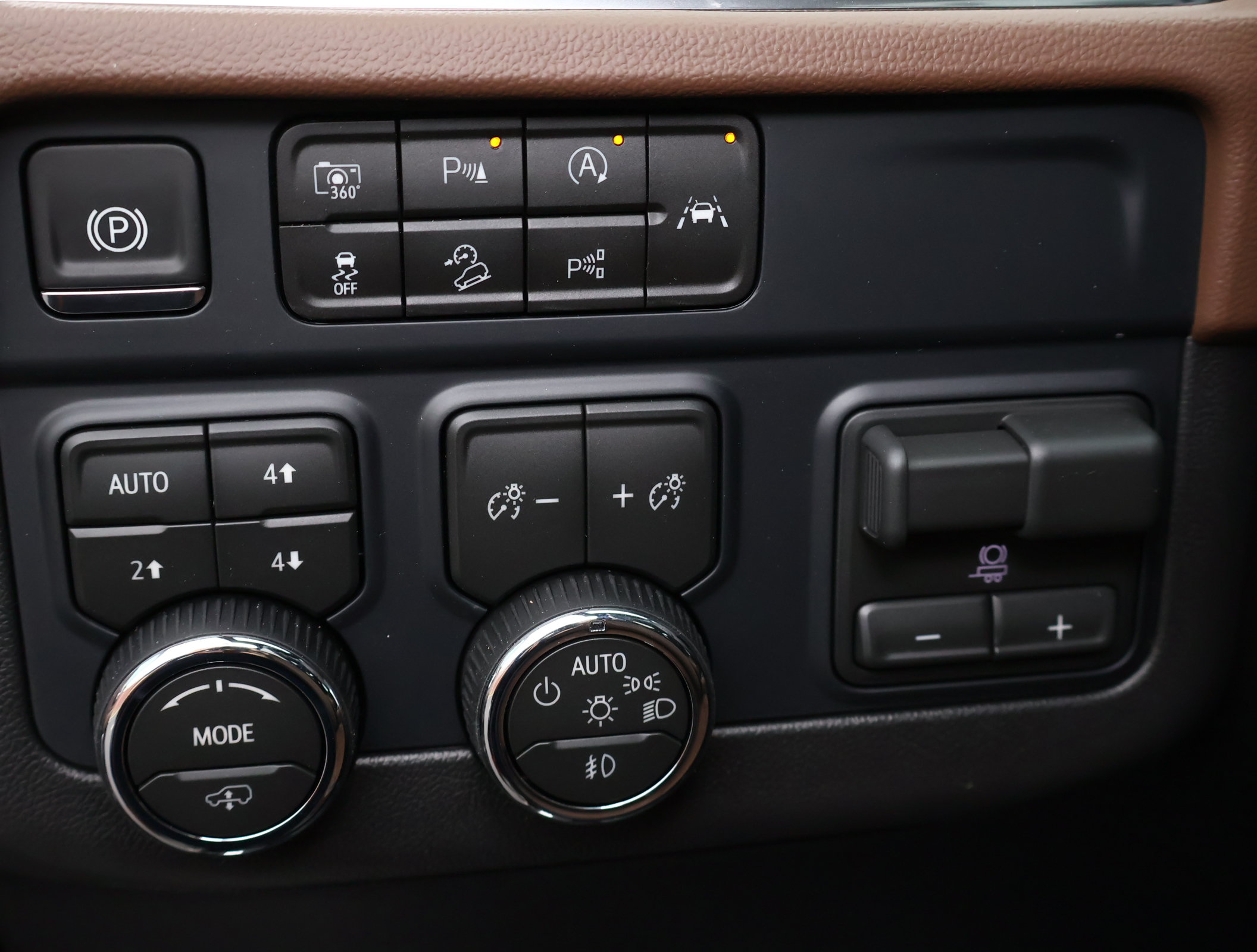New 2026 Chevrolet Tahoe High Country AWD/4WD image 14