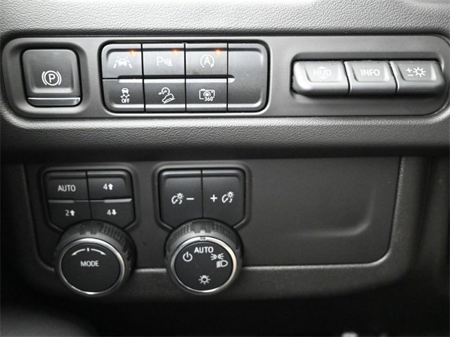 Used 2024 Chevrolet Tahoe High Country image 16