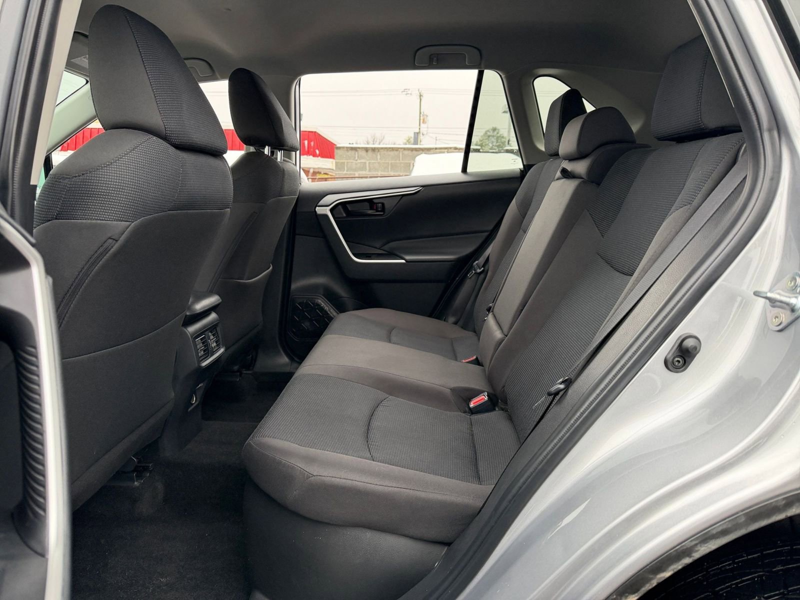 Used 2025 Toyota RAV4 LE AWD/4WD image 25