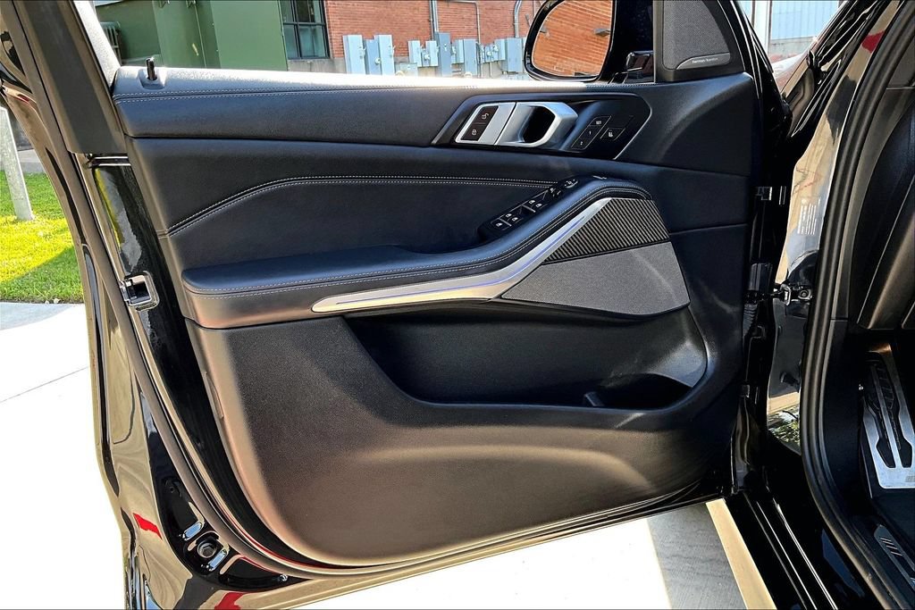 Used 2024 BMW X5 M60i AWD/4WD image 25