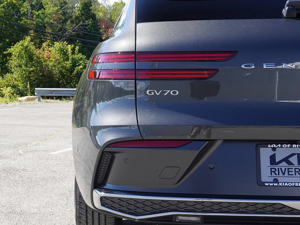 Used 2026 Genesis GV70 2.5T Advanced AWD/4WD image 18