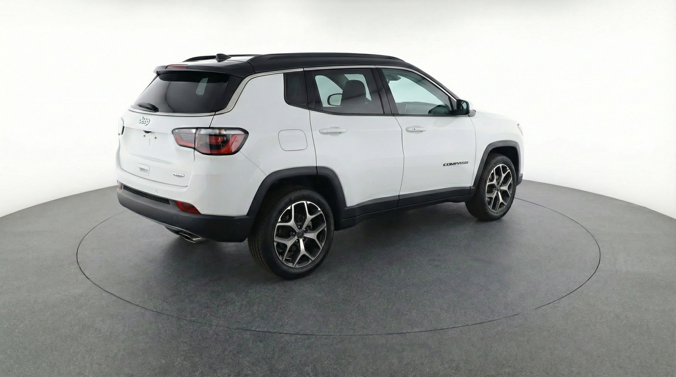 Used 2025 Jeep Compass Limited image 9