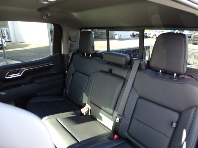 Used 2023 Chevrolet Silverado 1500 LT w/ Leather Package AWD/4WD image 9