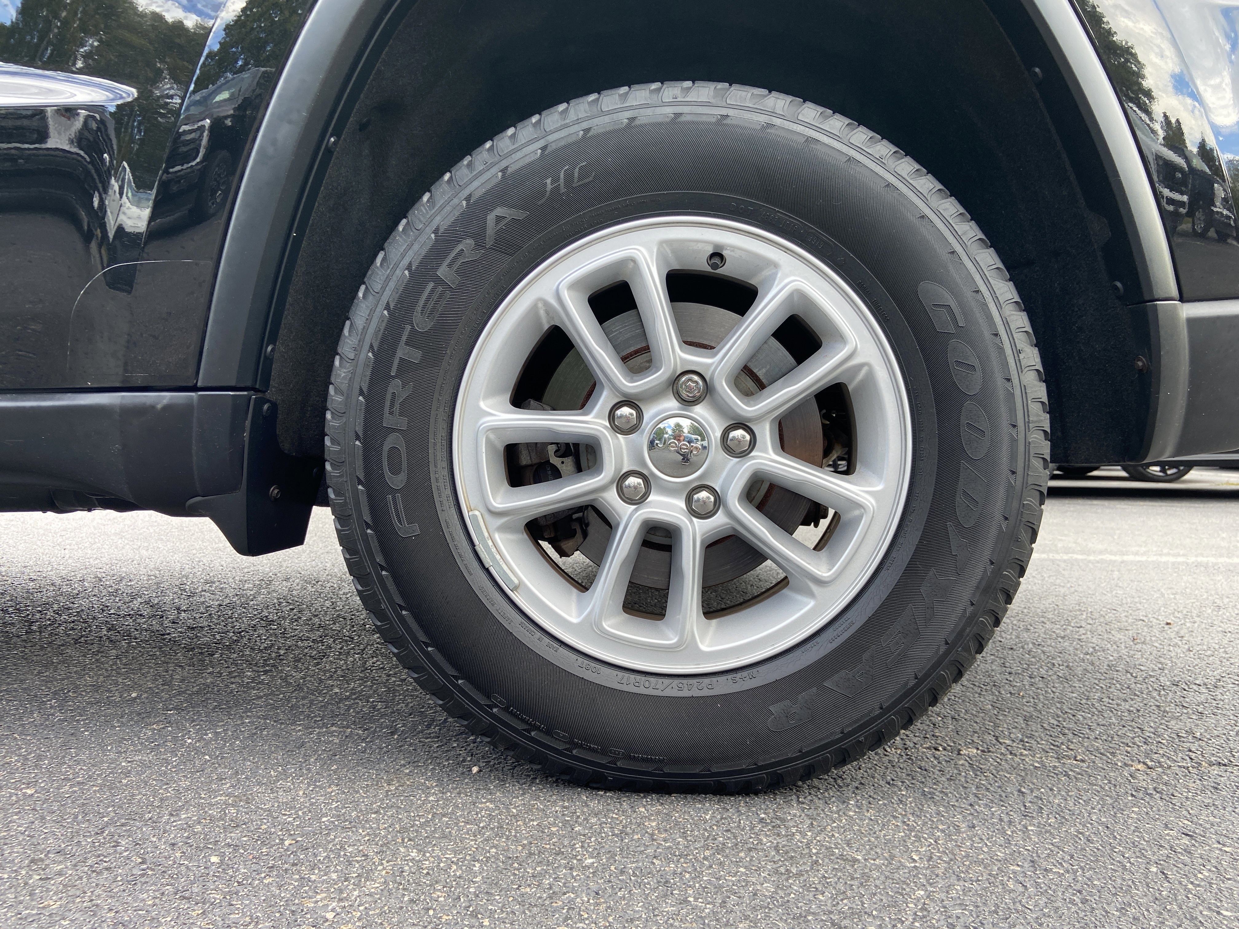 Used 2020 Jeep Grand Cherokee Laredo image 6