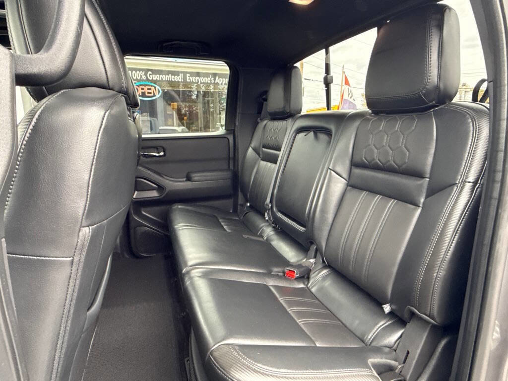 Used 2022 Nissan Frontier PRO-4X image 17